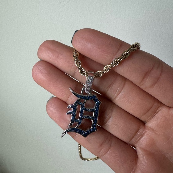 DETROIT TIGERS OFFICIAL MLB LOGO PENDANT - Picture 1 of 5